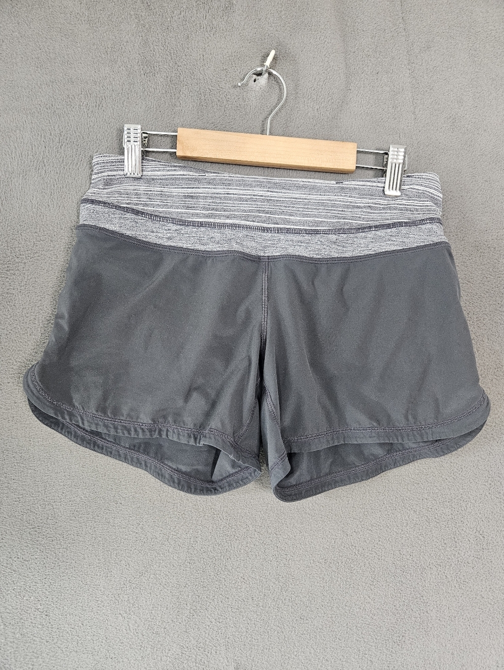 Lululemon Heather Gray Deep Goal Gray Speed Up Shorts Size 4
